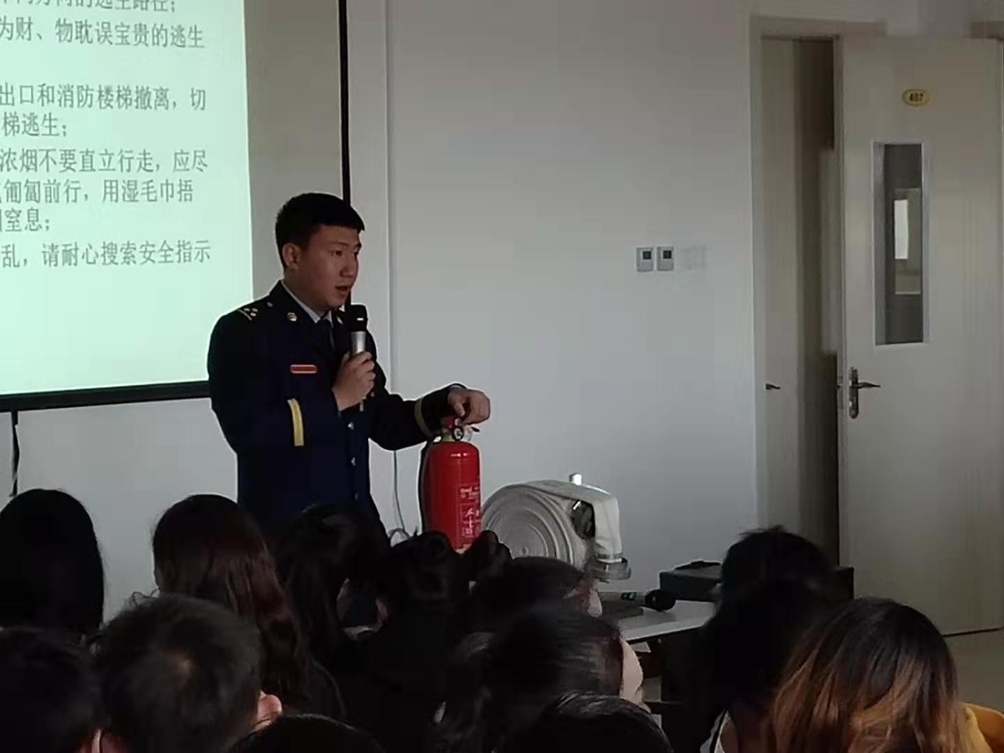 1553609618882624.jpg